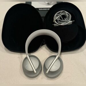 Bose noise canceling headphones NC 700